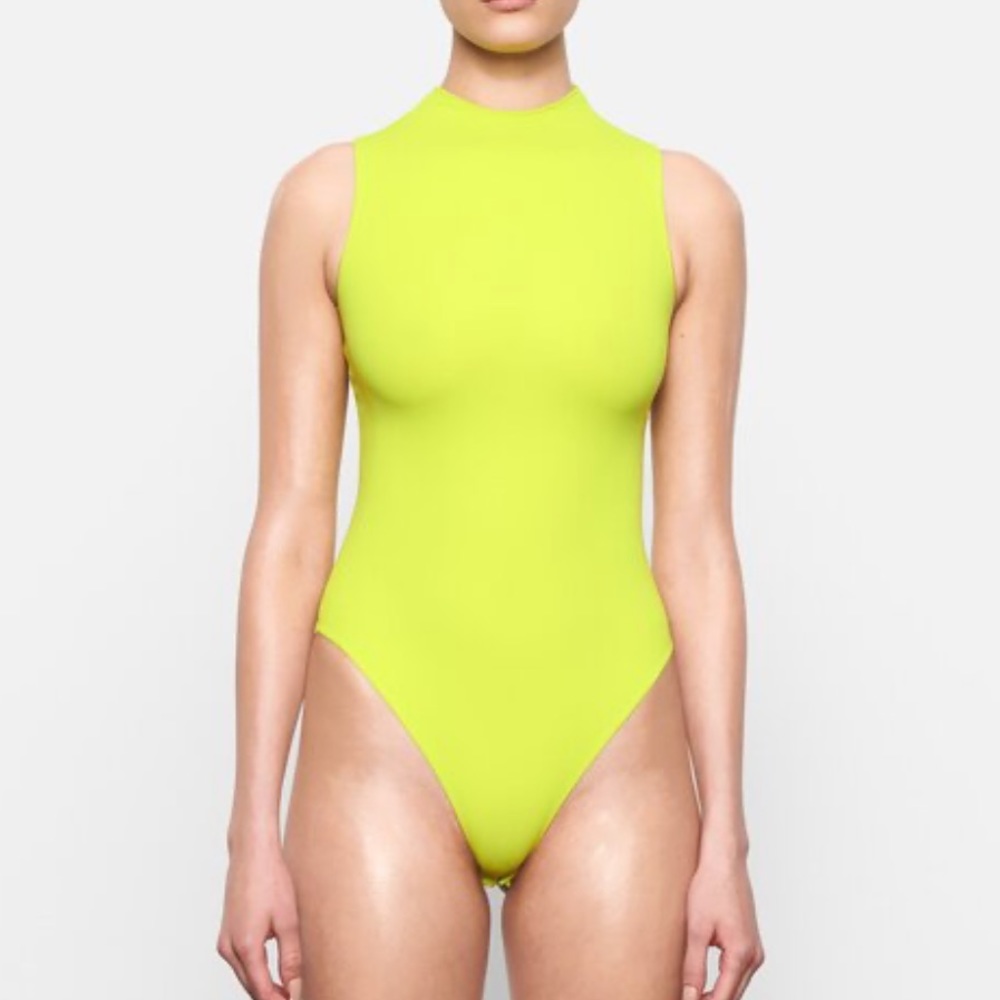 Skims fits everybody mock neck bodysuit XXS neon lime Highlighter